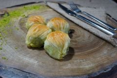 Fıstıklı Midye Baklava Tatlısı 1375gr