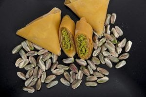 Fıstıklı Muska Samsa 1 kg - Cevizli Muska Samsa 1 kg 3 adet